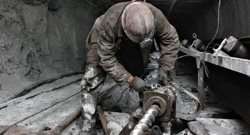 Жителям шахтерских поселков выдадут угольный паек