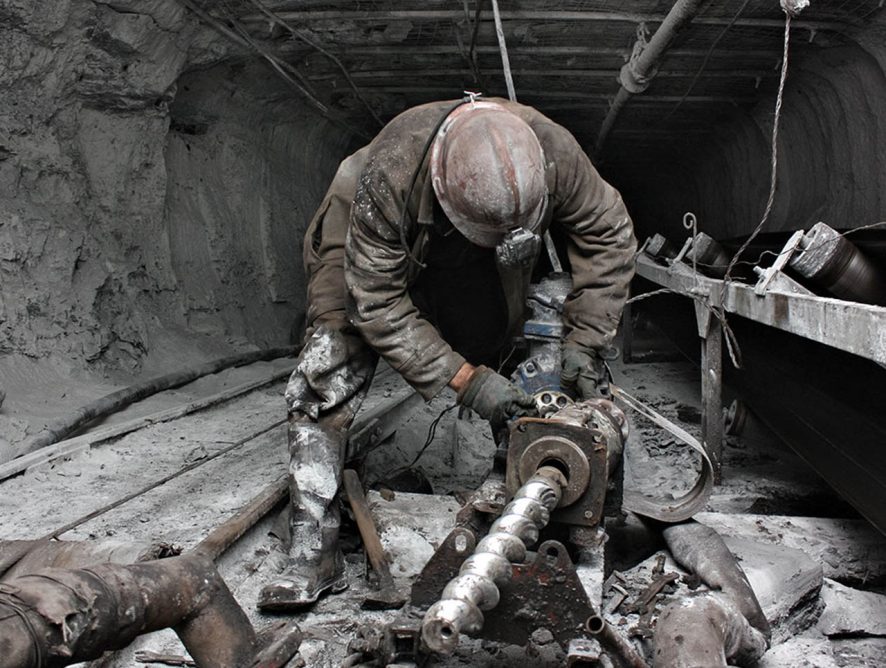 Жителям шахтерских поселков выдадут угольный паек