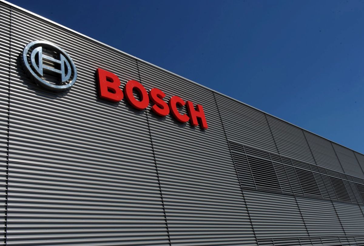 Фирма bosch. Концерн Robert Bosch GMBH. Robert Bosch GMBH компании Германии. Роберт бош логотип. Логотип немецкой фирмы Bosch.